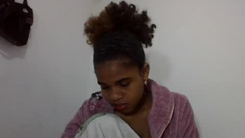 Snapshot of delphineee chatting on 06-15-26, 06:04 delphine online show from 06-15-26, 06:04