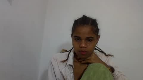 Snapshot of delphineee chatting on 07-07-26, 04:48 delphine online show from 07-07-26, 04:48