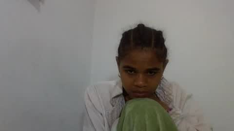 Snapshot of delphineee chatting on 07-07-26, 06:47 delphine online show from 07-07-26, 06:47