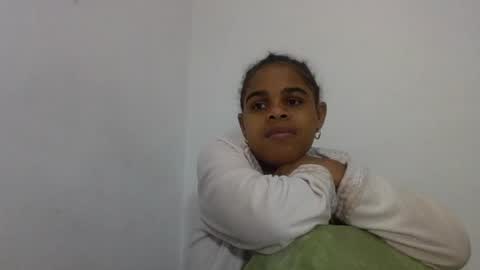 Snapshot of delphineee chatting on 07-07-26, 07:23 delphine online show from 07-07-26, 07:23