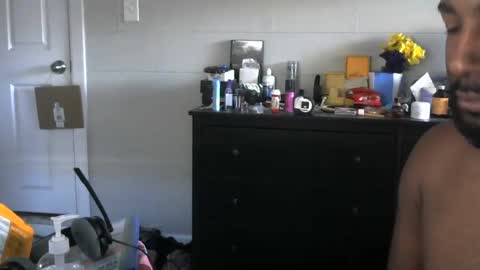 Snapshot of delta7012 chatting on 02-21-25, 03:43 delta7012 online show from 02-21-25, 03:43