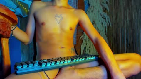 Snapshot of deluxe_care chatting on 12-17-25, 04:24 deluxe_care online show from 12-17-25, 04:24