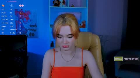 Snapshot of demi_mooore chatting on 01-08-25, 01:32 Demi online show from 01-08-25, 01:32