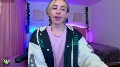 Snapshot of demianbunny chatting on 11-22-25, 07:07 nik online show from 11-22-25, 07:07