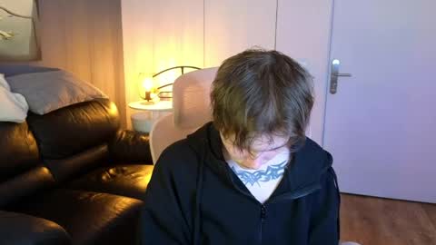 Snapshot of demianenglen chatting on 06-01-26, 12:23 demianenglen online show from 06-01-26, 12:23