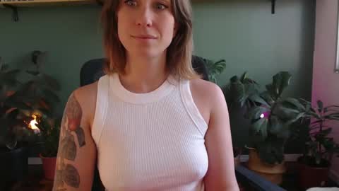 Snapshot of demmetria chatting on 12-19-25, 05:09 demmetria online show from 12-19-25, 05:09