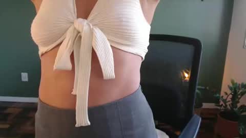 Snapshot of demmetria chatting on 02-26-26, 05:56 demmetria online show from 02-26-26, 05:56