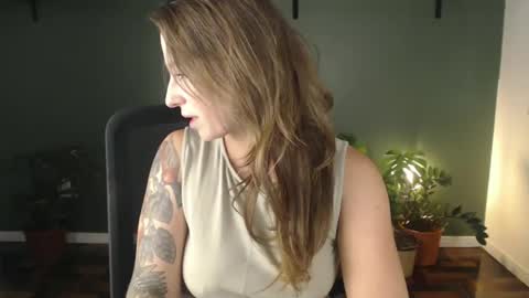 Snapshot of demmetria chatting on 03-11-26, 11:44 demmetria online show from 03-11-26, 11:44
