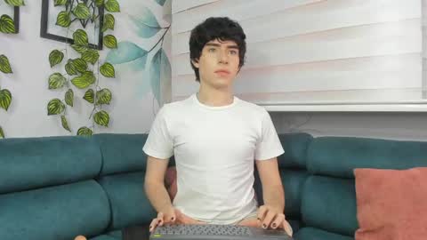 Snapshot of demon_foxx chatting on 04-29-26, 02:10 online show from 04-29-26, 02:10