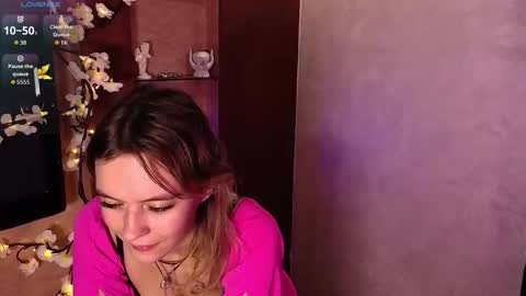 Snapshot of demonacast chatting on 11-20-25, 07:35 Katrine online show from 11-20-25, 07:35