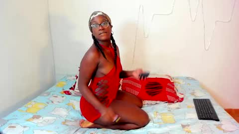 Snapshot of demonychloe chatting on 05-15-26, 01:40 demonychloe online show from 05-15-26, 01:40