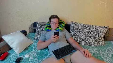 Snapshot of deni_boy99 chatting on 06-29-26, 08:09 Deni online show from 06-29-26, 08:09