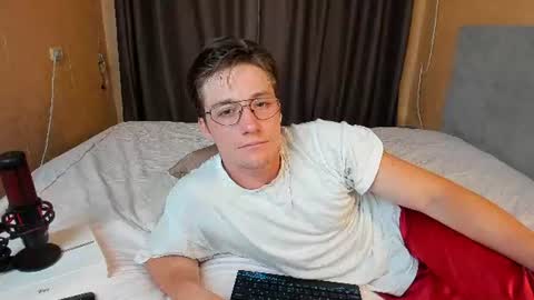 Snapshot of deni_boy99 chatting on 07-07-26, 07:29 Deni online show from 07-07-26, 07:29