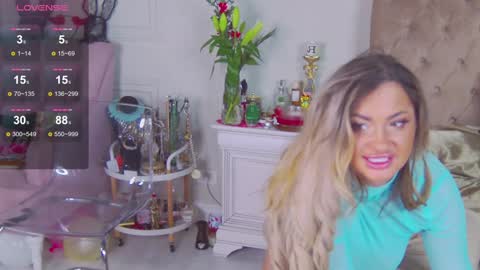 Ela online show from 12-06-24, 11:36