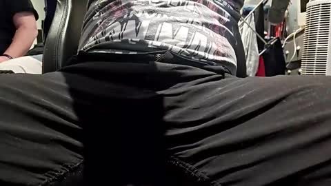 Snapshot of dennis210586 chatting on 05-19-26, 10:27 dennis210586 online show from 05-19-26, 10:27