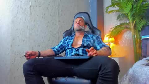 dennis_cox_ online show from 02-17-25, 02:26