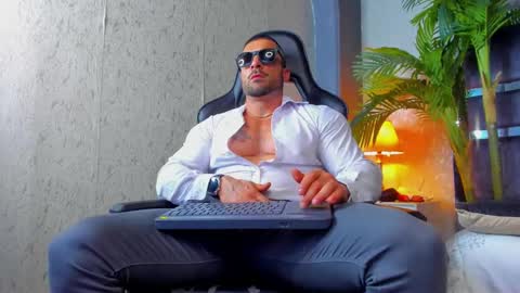 dennis_cox_ online show from 02-19-25, 02:44