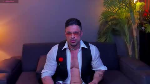 dennis_cox_ online show from 10-30-25, 09:04