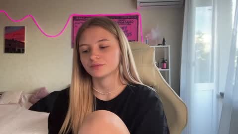 Snapshot of deonnagarn chatting on 05-12-26, 01:19 Vi Victoria online show from 05-12-26, 01:19