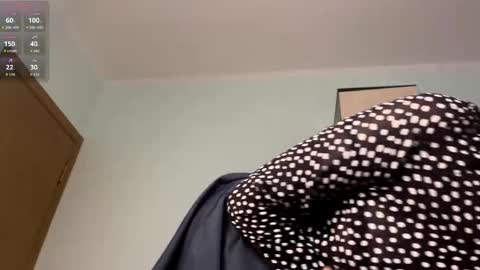 Snapshot of deonnahobb chatting on 05-11-26, 04:04 Luna online show from 05-11-26, 04:04