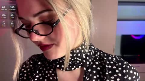 Snapshot of deonnahobb chatting on 06-04-26, 04:35 Luna online show from 06-04-26, 04:35