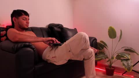 Snapshot of dereck_g chatting on 06-11-26, 08:51 dereck_g online show from 06-11-26, 08:51