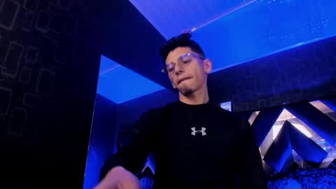 Dereck online show from 03-12-26, 10:43