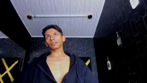 Dereck online show from 05-23-26, 01:55