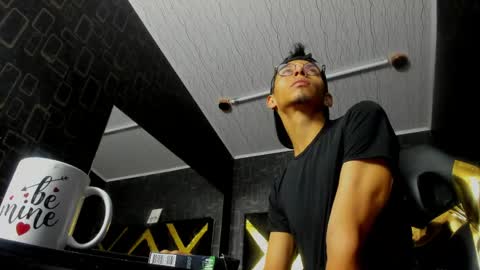 Snapshot of dereck_monroe chatting on 06-05-26, 12:33 Dereck online show from 06-05-26, 12:33