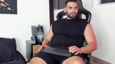 Snapshot of dereck_vega chatting on 12-05-24, 01:36 Dereck Vega online show from 12-05-24, 01:36