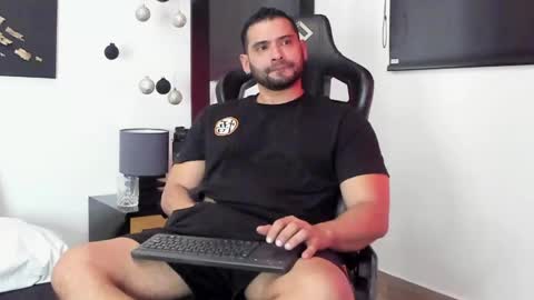 Snapshot of dereck_vega chatting on 12-11-24, 10:16 Dereck Vega online show from 12-11-24, 10:16