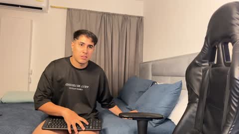 Snapshot of dereckbrownn chatting on 12-06-24, 10:30 Dereck online show from 12-06-24, 10:30