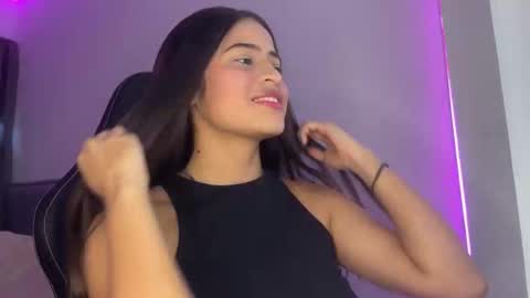 Snapshot of dereckbrownn chatting on 09-26-25, 02:43 Dereck online show from 09-26-25, 02:43