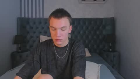 Snapshot of derek_banville chatting on 11-19-25, 12:49 Derek online show from 11-19-25, 12:49