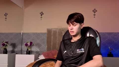 Snapshot of derek_sinn chatting on 02-11-26, 08:25 derek_sinn online show from 02-11-26, 08:25