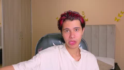 derek_sinn online show from 07-19-26, 04:16