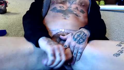 Snapshot of derekdiamond chatting on 01-05-26, 06:44 henry garfield online show from 01-05-26, 06:44