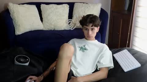 Snapshot of derekswan chatting on 11-15-25, 03:52 Derek online show from 11-15-25, 03:52