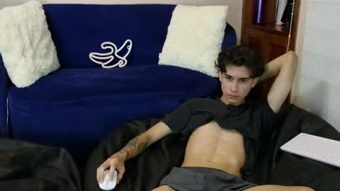 Snapshot of derekswan chatting on 11-18-25, 10:47 Derek online show from 11-18-25, 10:47