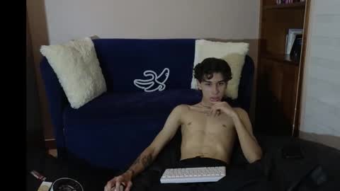 Snapshot of derekswan chatting on 11-29-25, 11:19 Derek online show from 11-29-25, 11:19