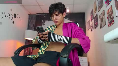 Snapshot of deren_ chatting on 12-15-25, 04:39 DEREN online show from 12-15-25, 04:39