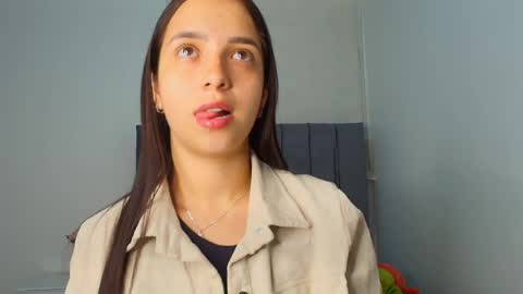 derly_cuervo703031 online show from 04-10-26, 12:05