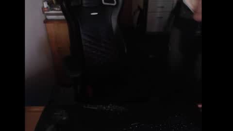 Snapshot of dermattes chatting on 01-25-25, 04:24 dermattes online show from 01-25-25, 04:24