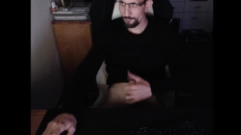 Snapshot of dermattes chatting on 10-11-25, 03:21 dermattes online show from 10-11-25, 03:21