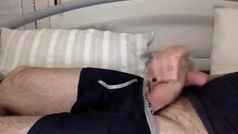 Snapshot of deroons23 chatting on 10-28-25, 07:12 James online show from 10-28-25, 07:12