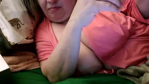 Snapshot of deroseblack chatting on 12-23-24, 04:55 deroseblack online show from 12-23-24, 04:55