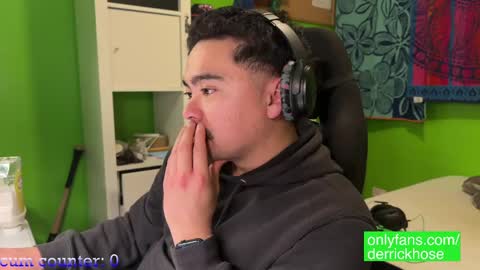 Snapshot of derrick_hose chatting on 01-10-25, 05:26 Derrick Hose online show from 01-10-25, 05:26