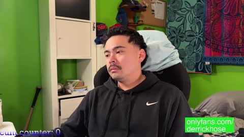 Snapshot of derrick_hose chatting on 01-12-25, 04:31 Derrick Hose online show from 01-12-25, 04:31