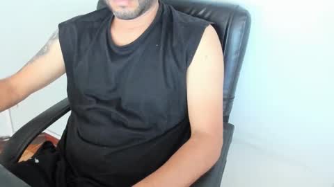 Snapshot of derrik_ chatting on 05-18-26, 01:06 online show from 05-18-26, 01:06