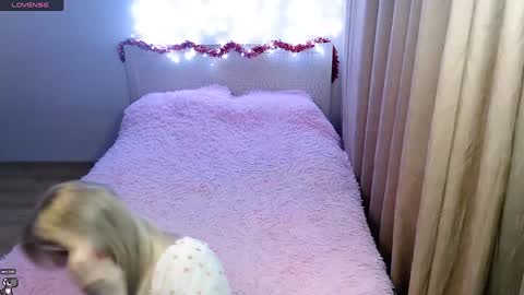 Ari online show from 12-22-24, 10:36